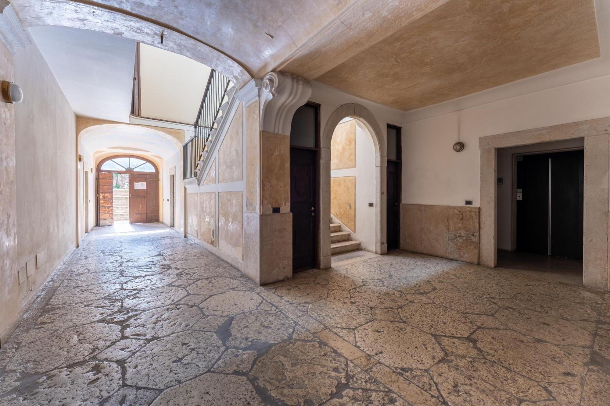 Casa Preziosa - Salo Lägenhet Exteriör bild